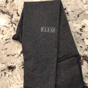 Fleo Leggings - L (25”)